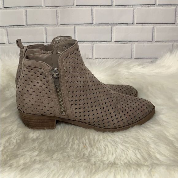 Carlos Santana Penny Perforated Booties Sz 6 - Picture 4 of 6